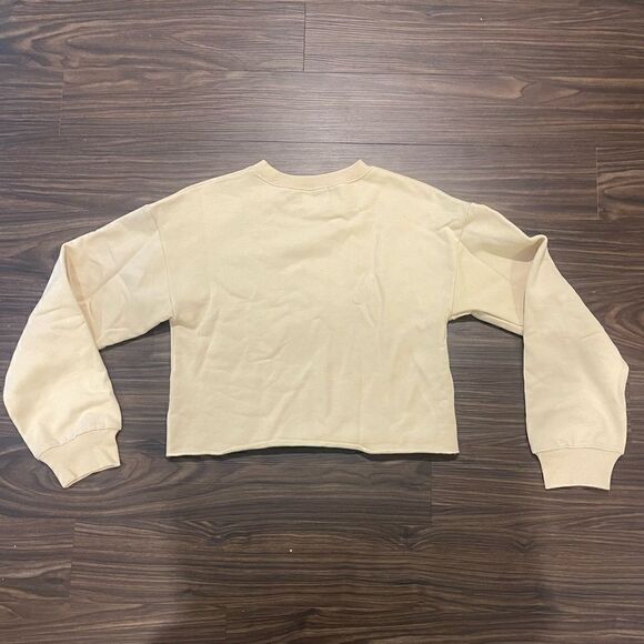 NWOT Things Between Cream Cropped Crewneck Sweatshirt Size Small! - Picture 3 of 3